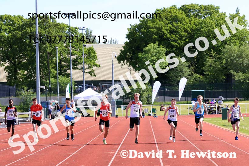 Boys Under-15s 100 metres, 2024 North Eastern Track and Field Champs., Middlesbrough.  Photo: David T. Hewitson/Sports for All Pics